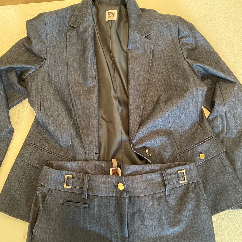 Pant suit